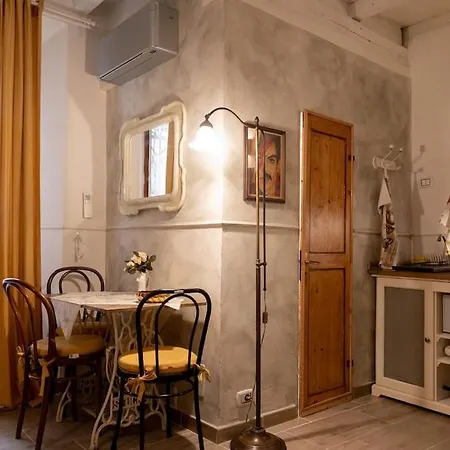 Monolocale In Centro Con Doccia Idromassaggio *